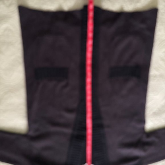 Label + Thread Brand Ladies 100% Merino Wool Cardigan Size Large - Picture 5 of 12